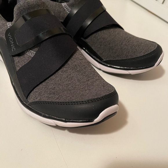Vionic new gray and black sport ladies shoes are new no box - Picture 8 of 12